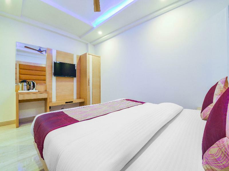 Oyo 15836 Pleasure River Front Resort Tuem Exterior photo